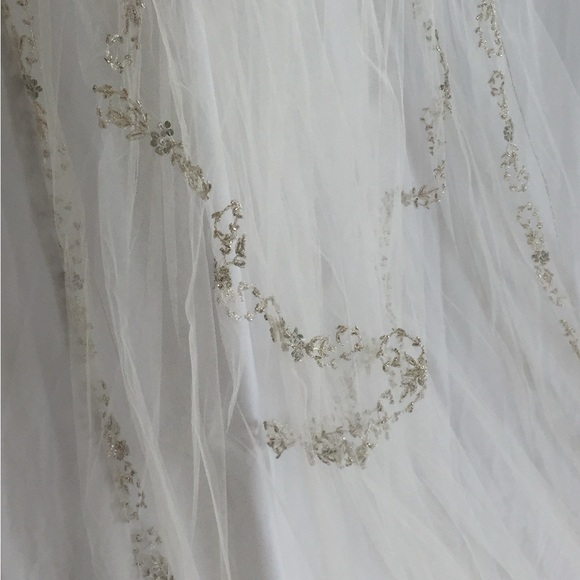 Never worn Ivory Veil..Swarovski - Picture 3 of 7